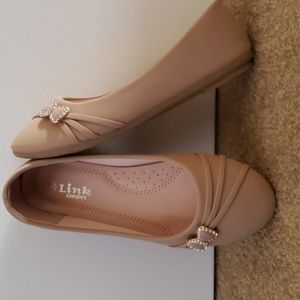 Girls Size 3 Tan Slip On Shoes